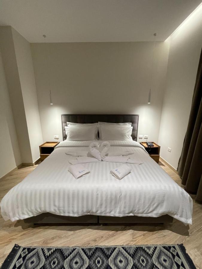 Hotel Kroi Near Castle Entrance Castle And Town View Kruje Luaran gambar