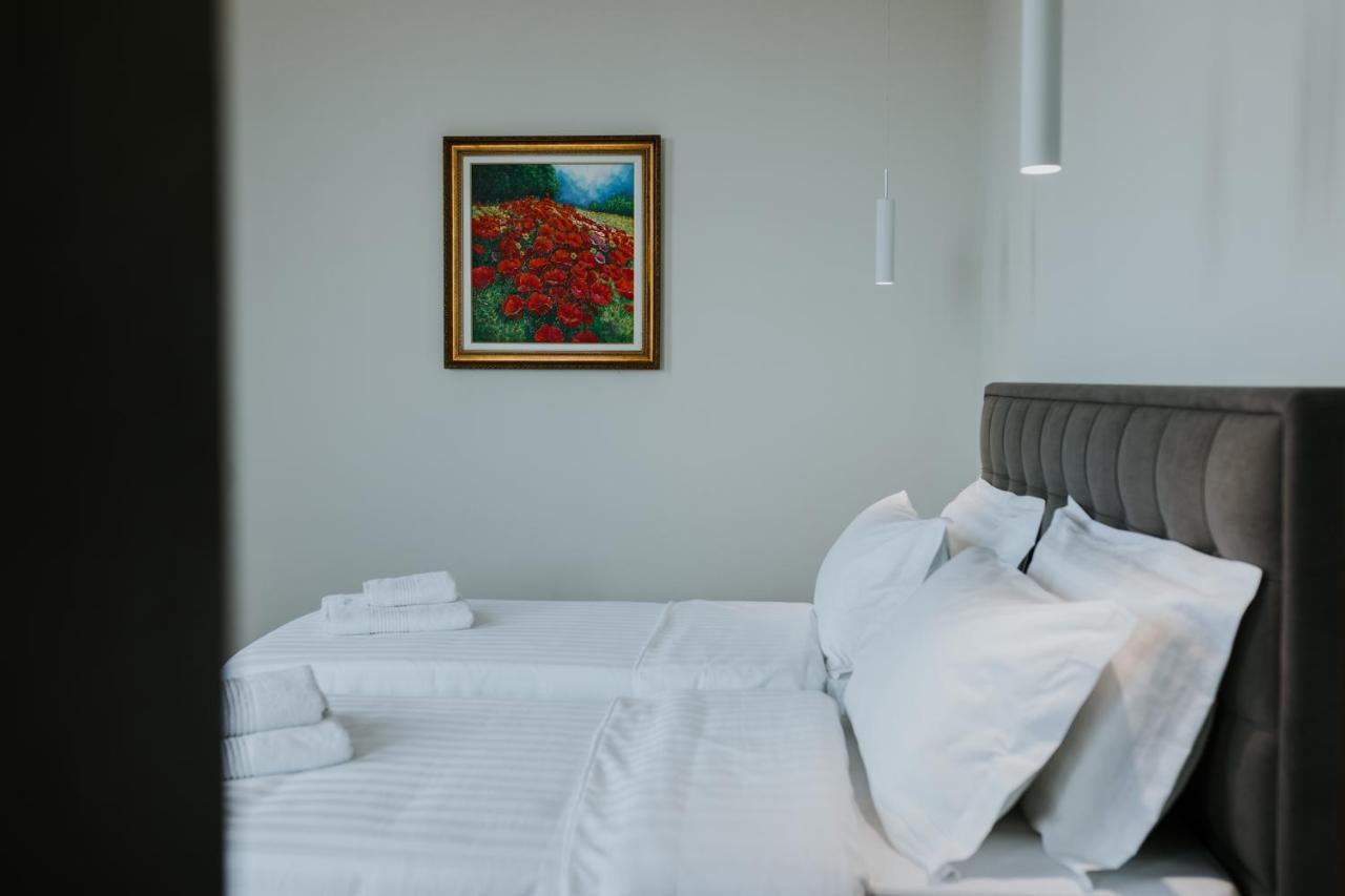 Hotel Kroi Near Castle Entrance Castle And Town View Kruje Luaran gambar
